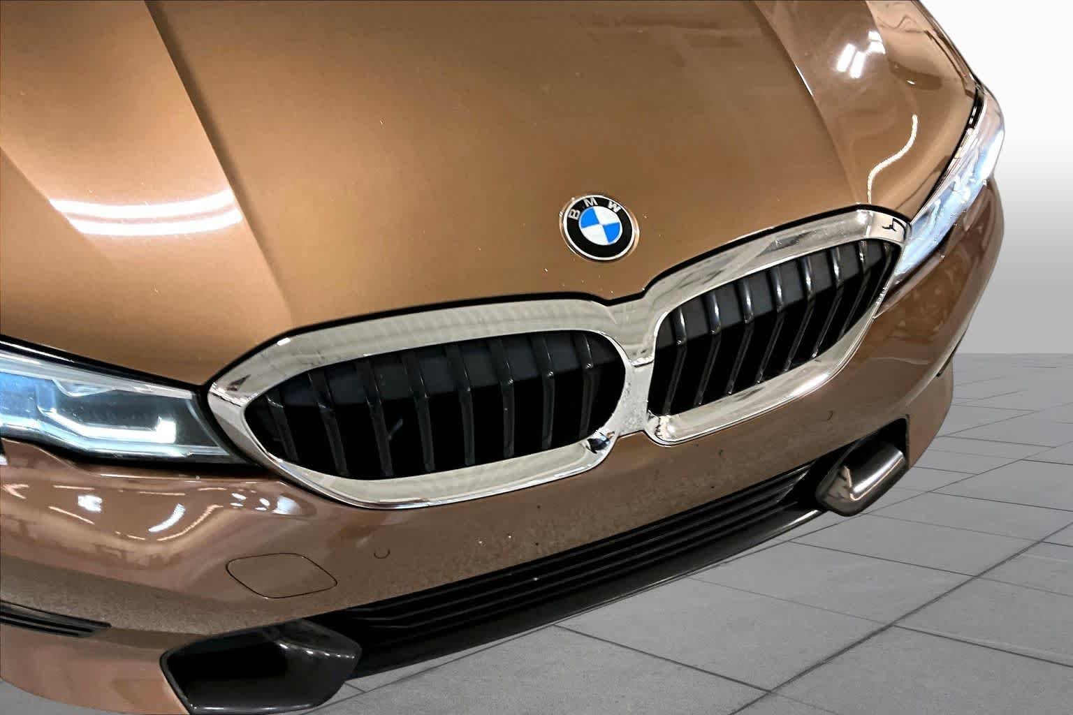 Used 2019 Vermont Bronze Metallic BMW 330i xDrive image 33