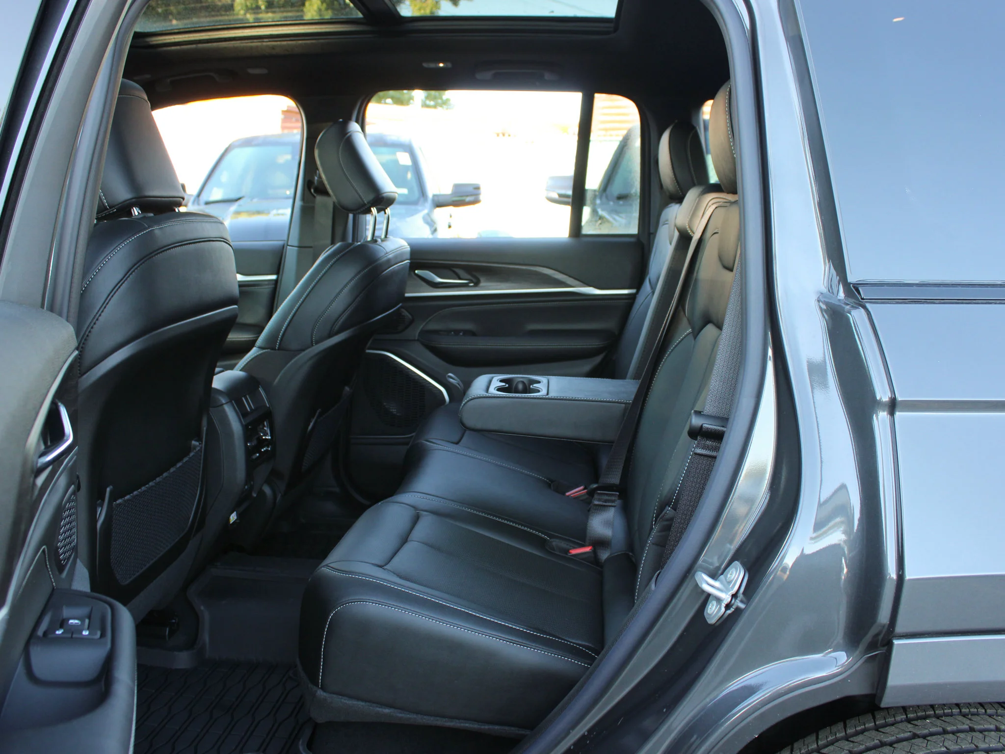 New 2026 Grey Jeep Limited Reserve* image 8