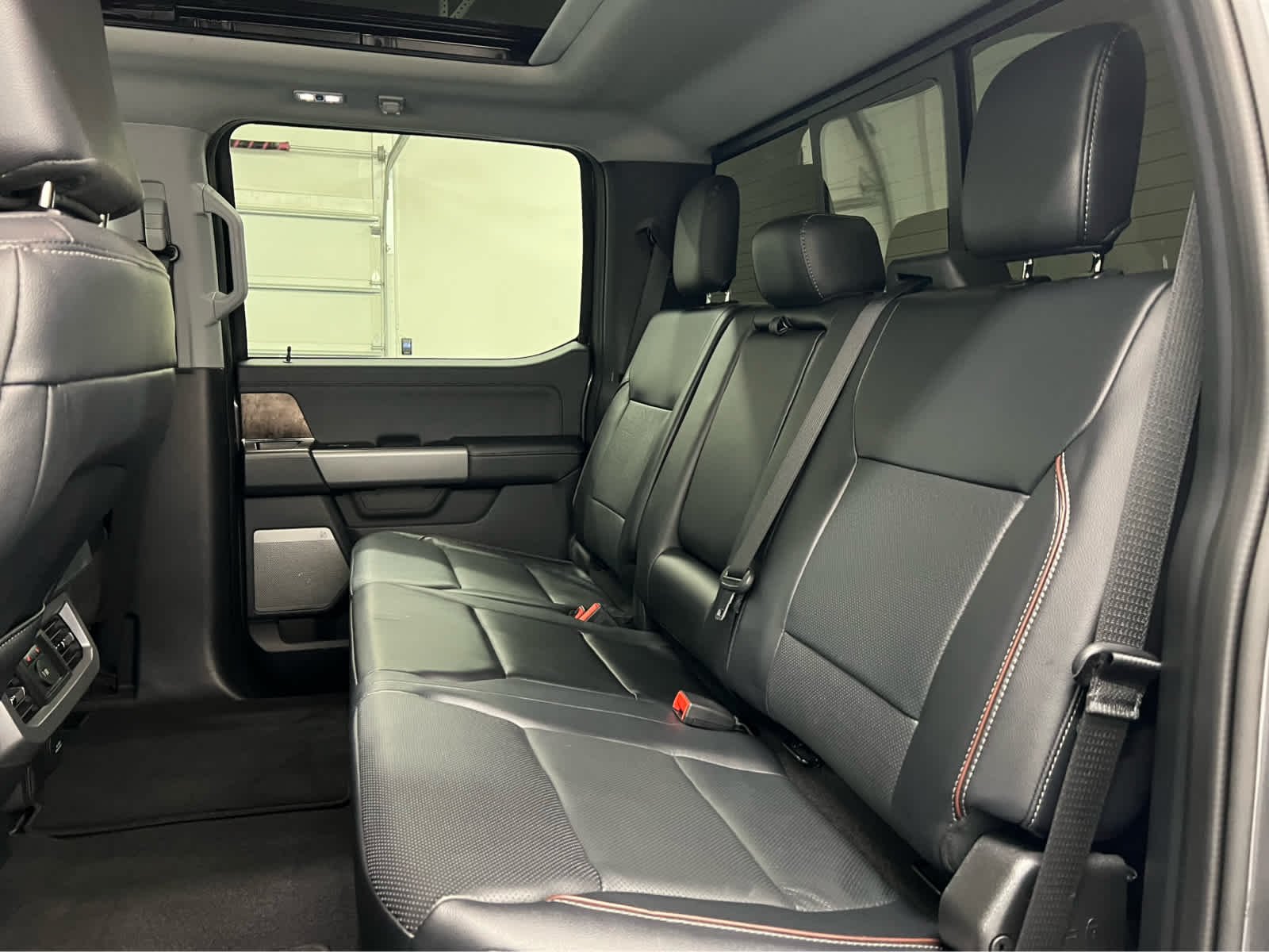 Used 2024 Carbonized Gray Metallic Ford LARIAT image 33