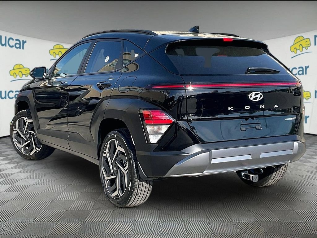Used 2026 Black Hyundai SEL Premium image 4