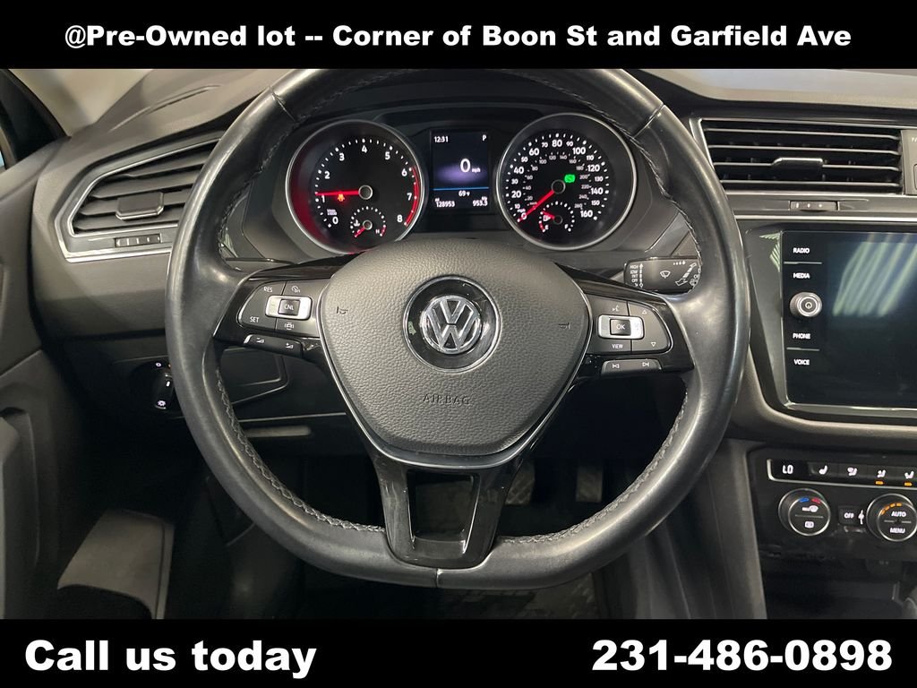 Used 2019 Green Volkswagen 2.0T SE image 20