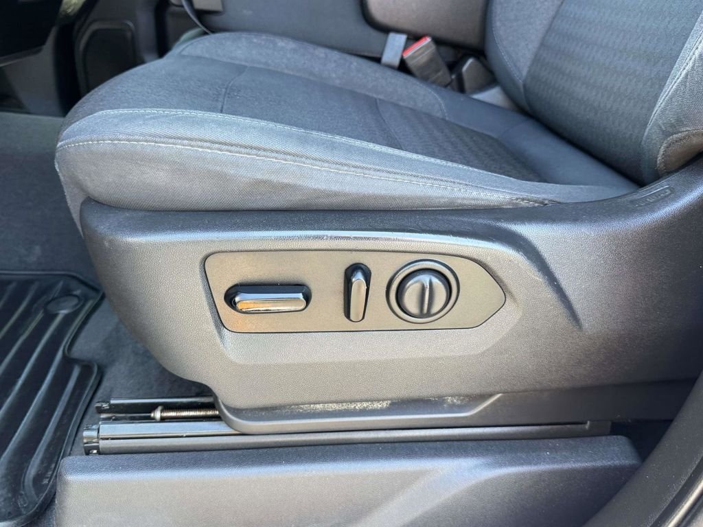 Used 2019 White Chevrolet LT image 19