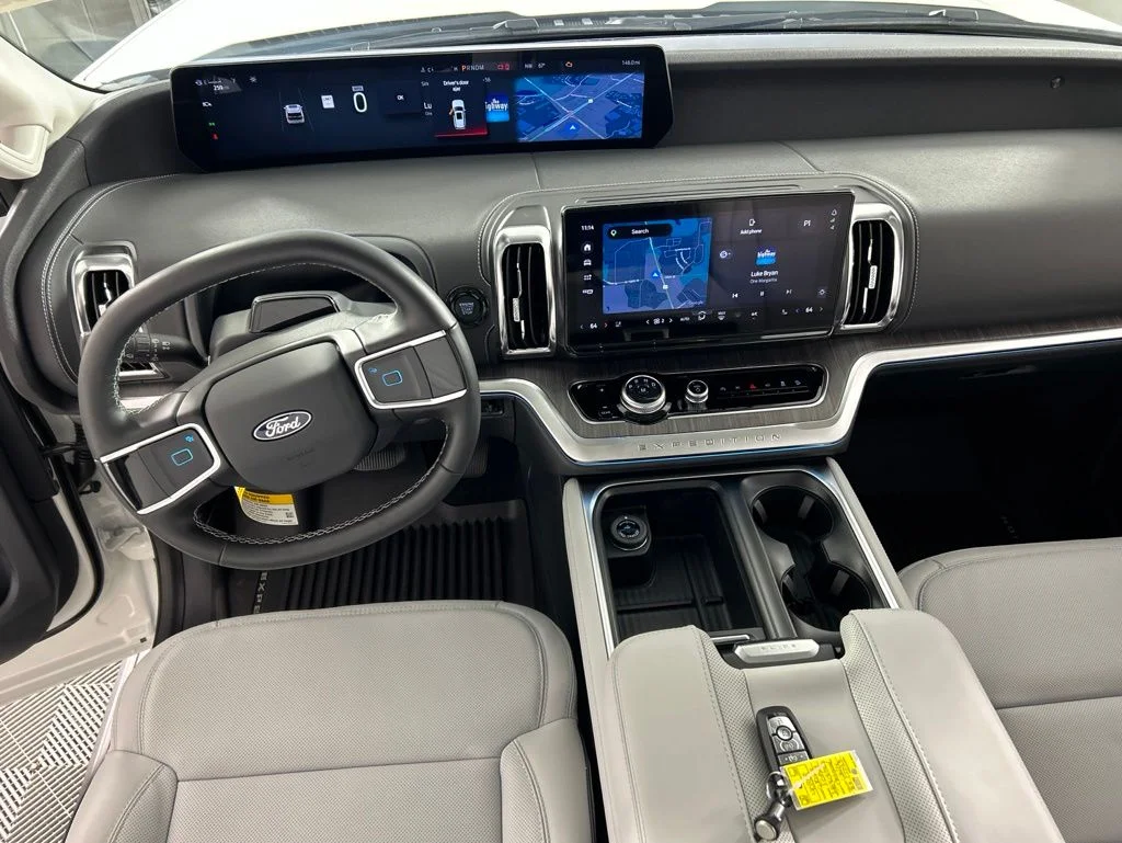 New 2026 Star White Metallic Tri-Coat Ford MAX Platinum® image 14
