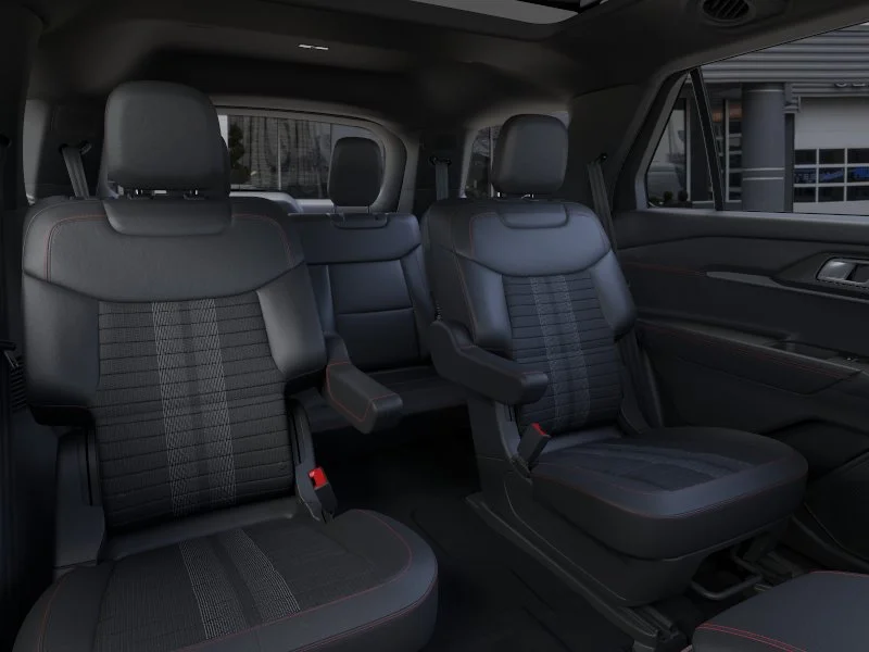 New 2026 Star White Metallic Tri-Coat Ford ST-Line image 10