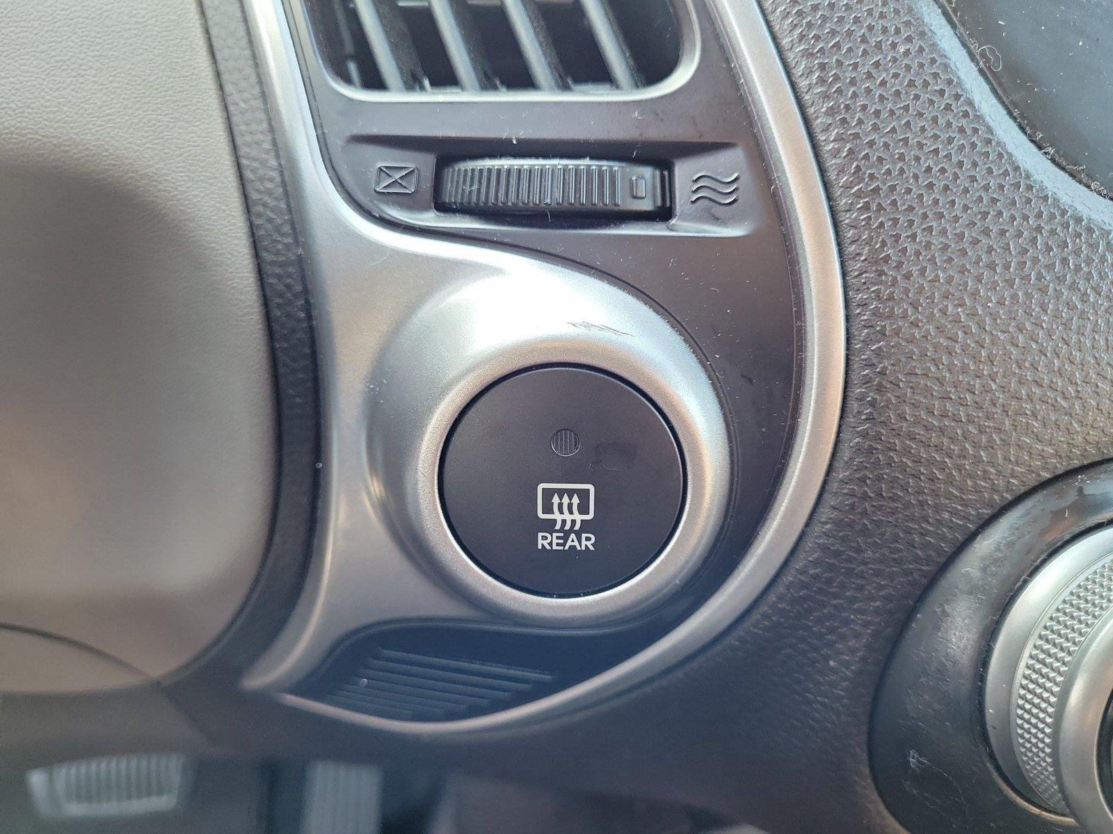 Used 2013 Chai Bronze Hyundai GLS image 33
