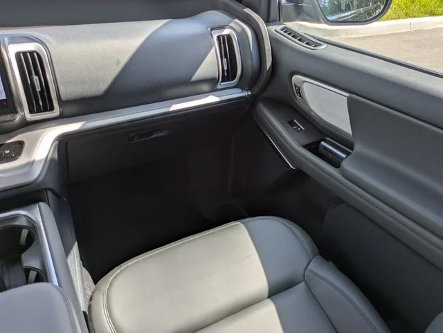 New 2026 Agate Black Metallic Ford MAX Active image 17