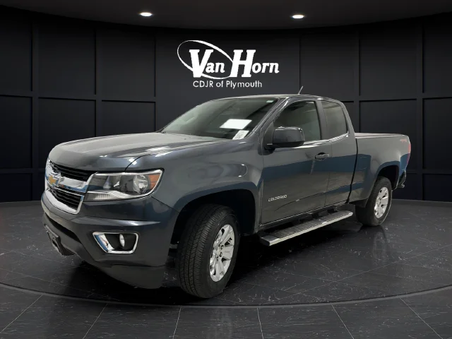 Used 2015 Cyber Gray Metallic Chevrolet LT image 3
