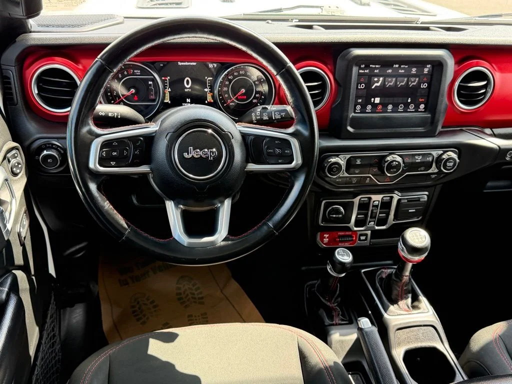 Used 2018 White Jeep Unlimited Rubicon image 13