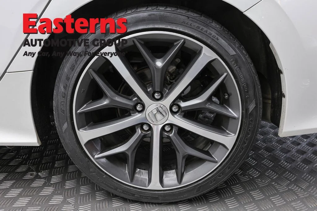 Used 2022 White Honda Touring image 8