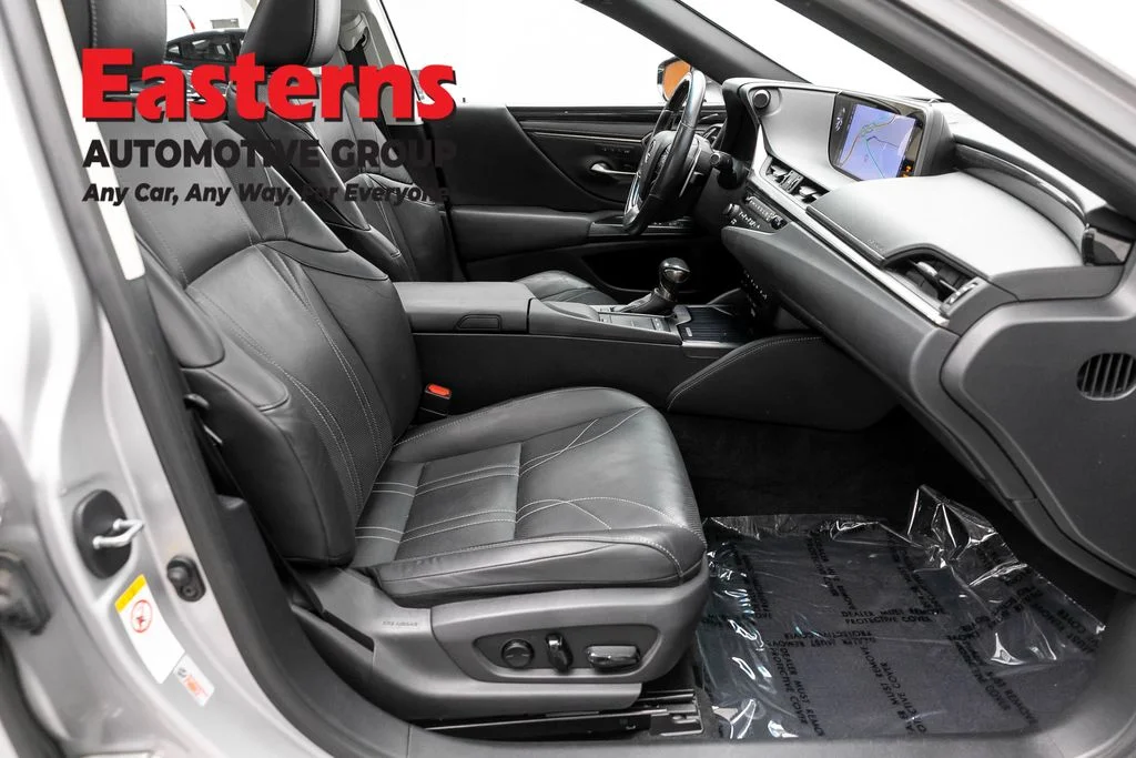 Used 2019 Silver Lexus 350 Ultra Luxury image 26