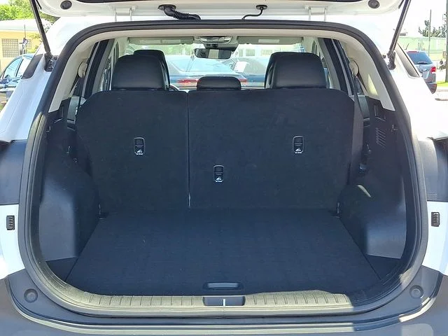 Used 2023 White Kia EX image 30