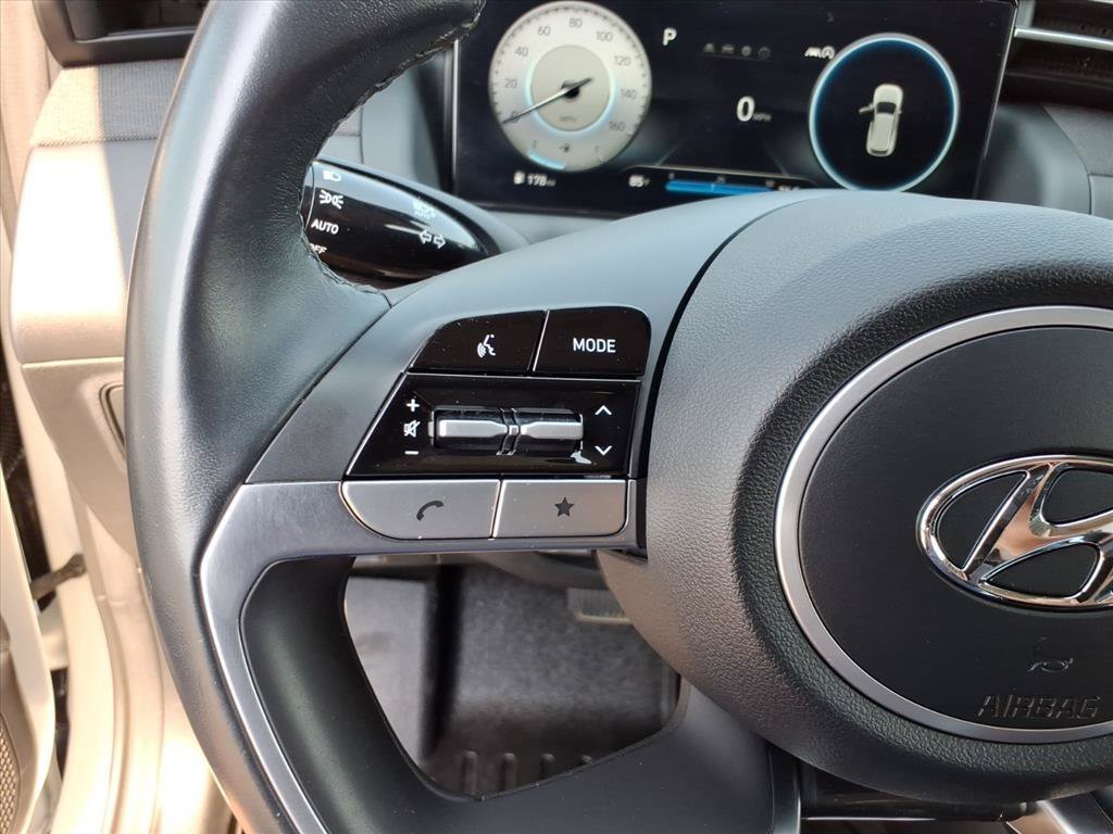 Used 2022 Quartz White Hyundai SEL image 17