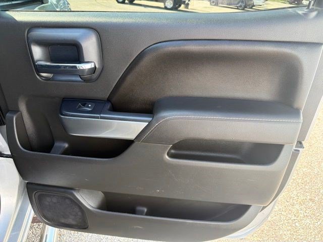 Used 2016 Silver Ice Metallic Chevrolet LT image 17