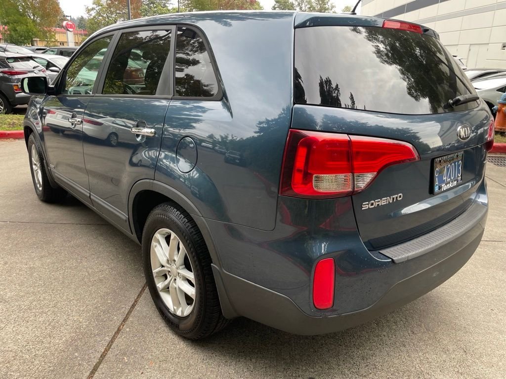 Used 2014 Wave Blue Kia LX image 6