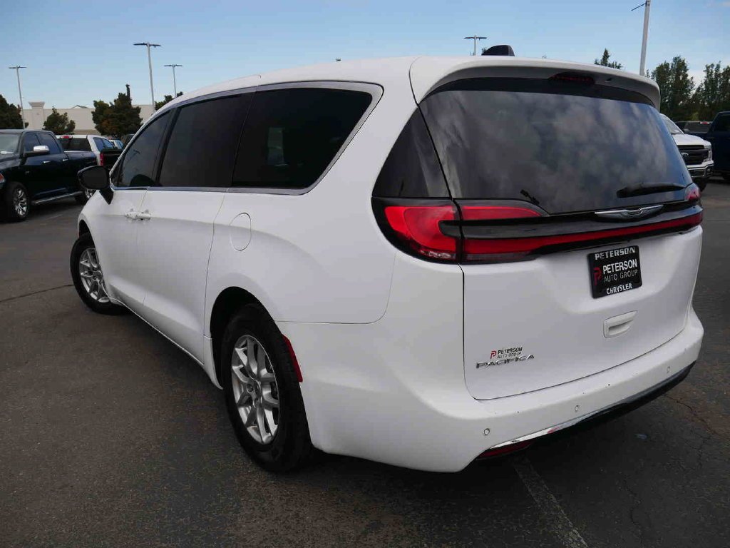 Used 2024 White Chrysler Touring L image 18