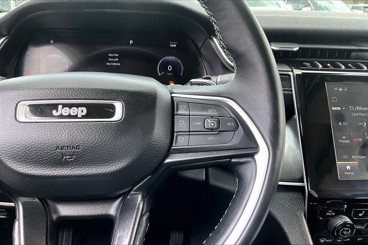 Used 2022 Diamond Black Crystal Pearlcoat Jeep Laredo image 25