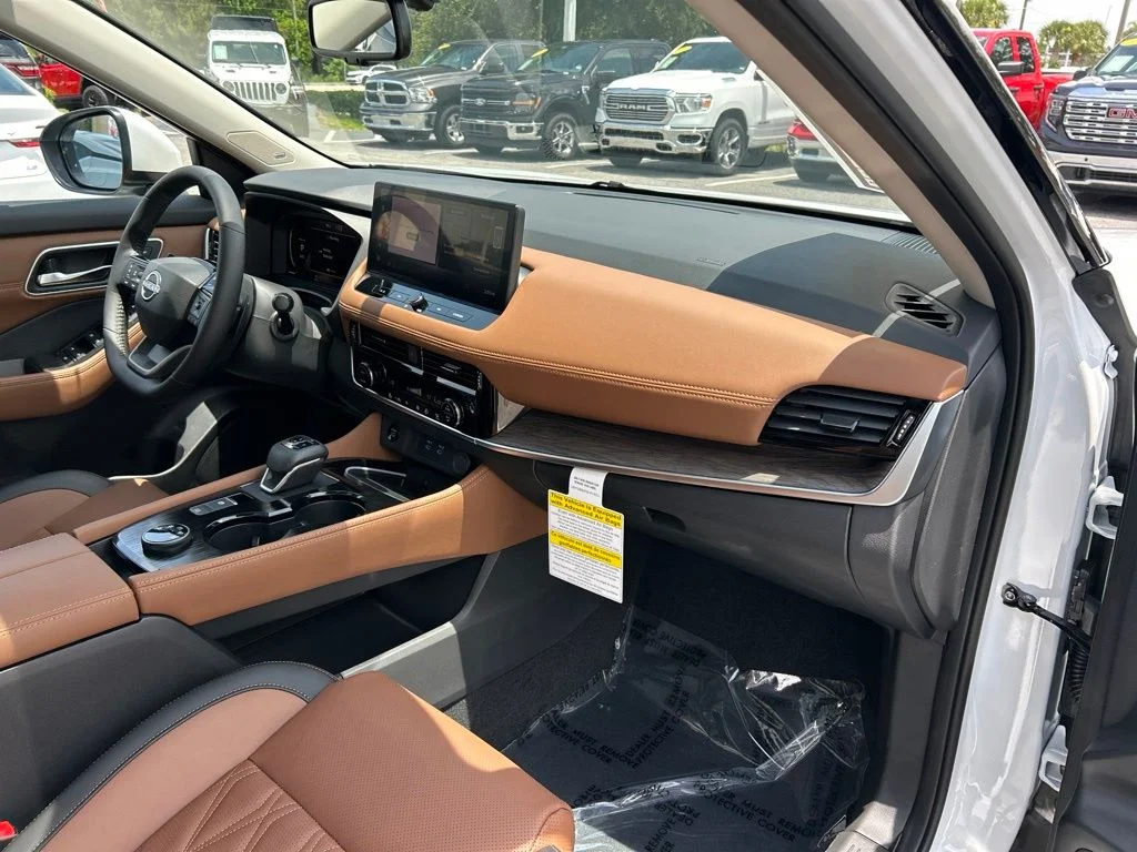 Used 2026 White Nissan Platinum image 43