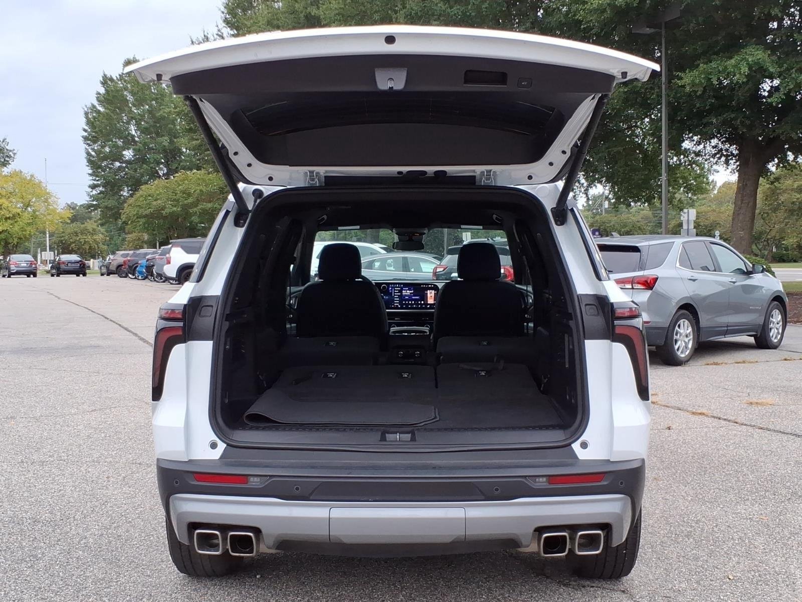 Used 2025 Summit White Chevrolet AWD LT image 24