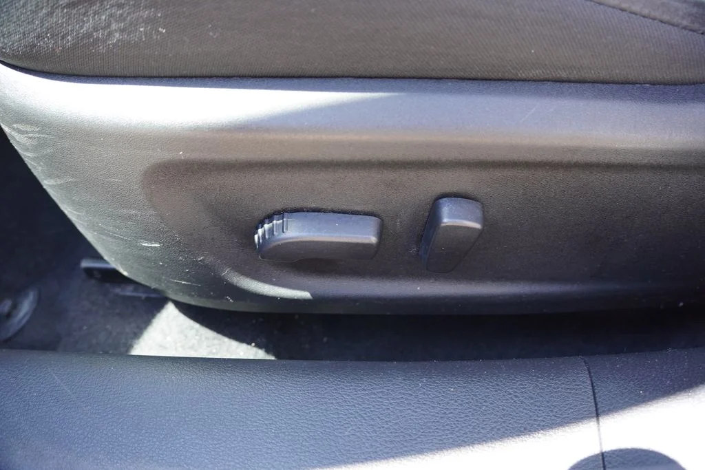 Used 2025 Gun Metallic Nissan 2.5 SV image 21