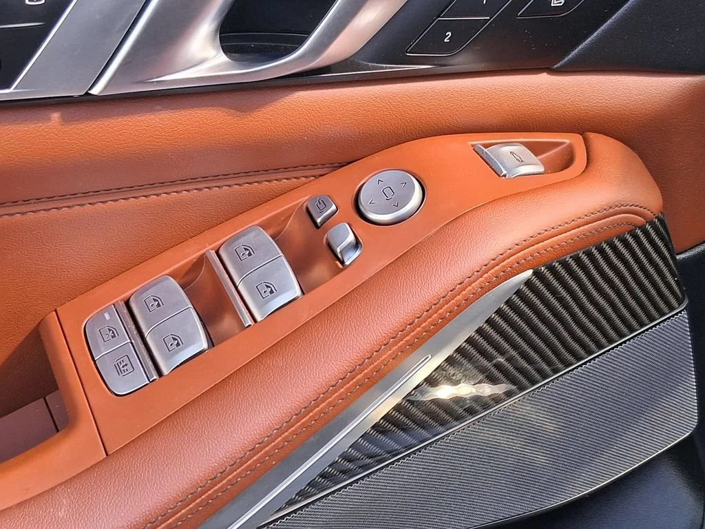 Used 2025 Gray BMW M60i image 20