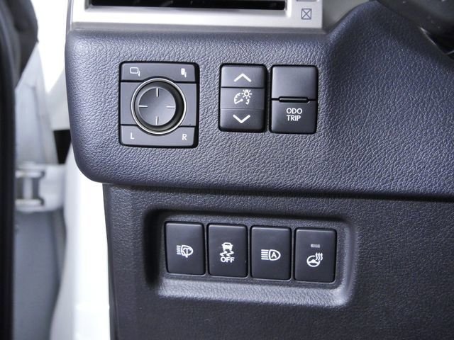 Certified Used 2023 White Lexus 460 image 26
