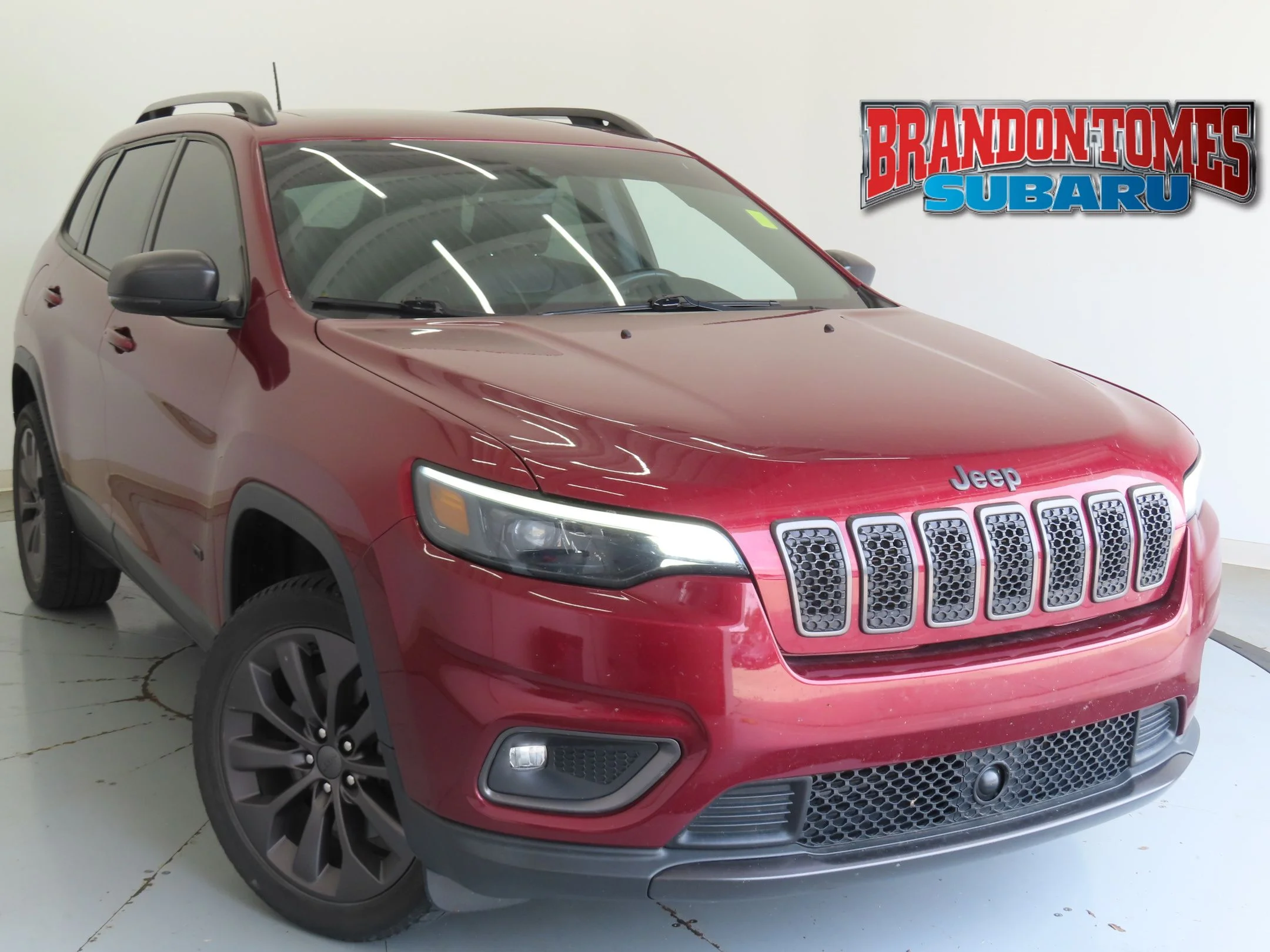 Used 2021 Red Jeep Latitude Lux image 1