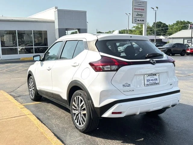 Used 2023 White Nissan SV image 7