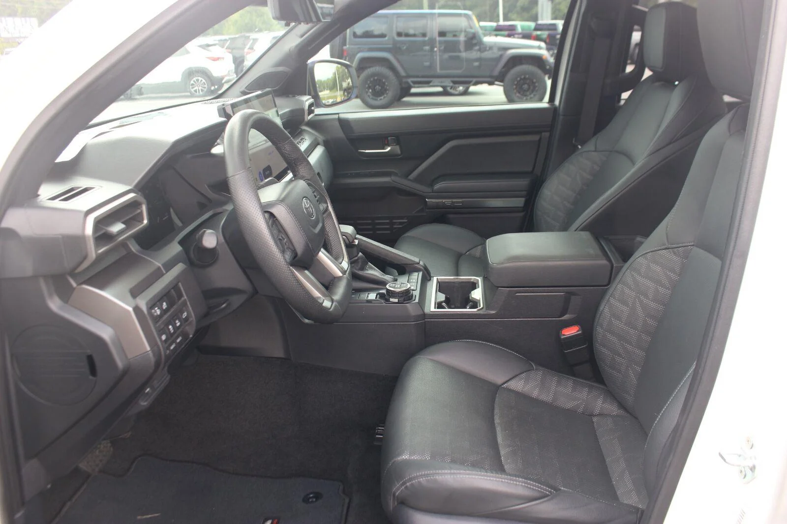 Used 2024 White Toyota SR5 image 15