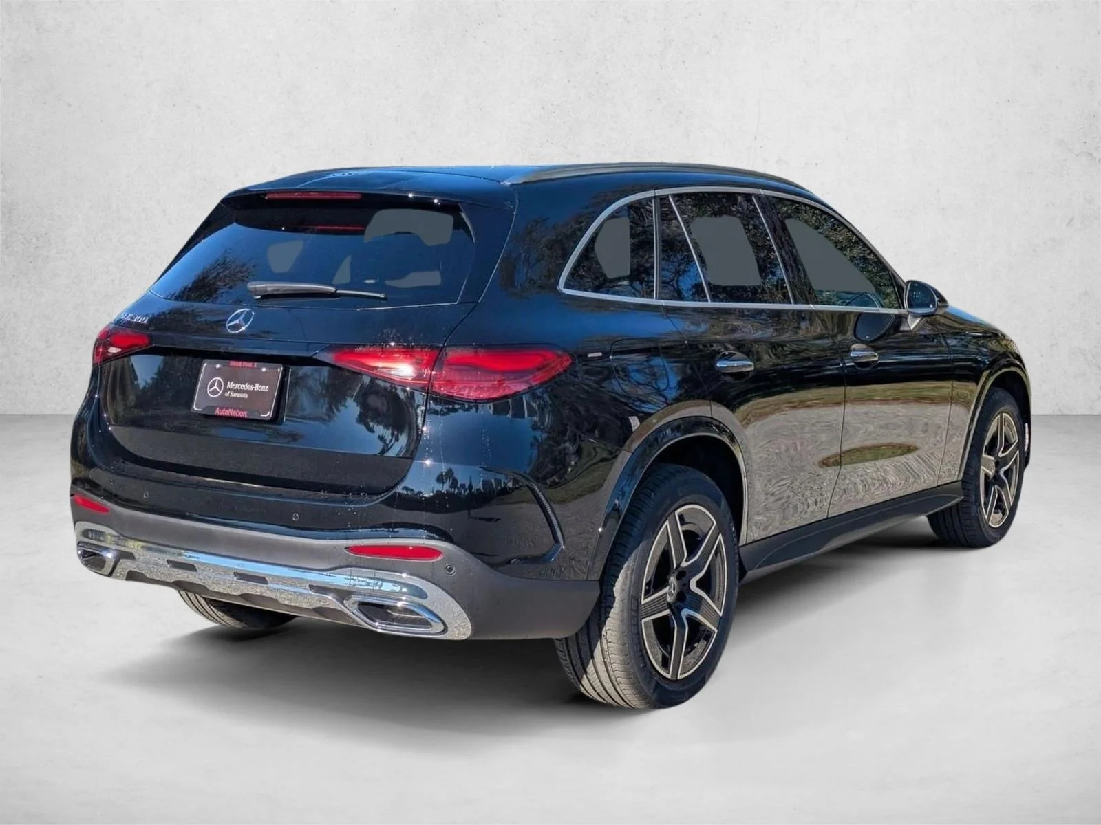 Used 2026 Black Mercedes-Benz GLC 300 image 2