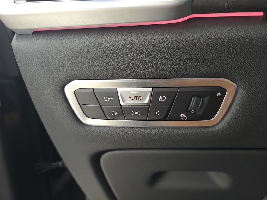 Used 2022 Black Sapphire Metallic BMW xDrive40i image 29