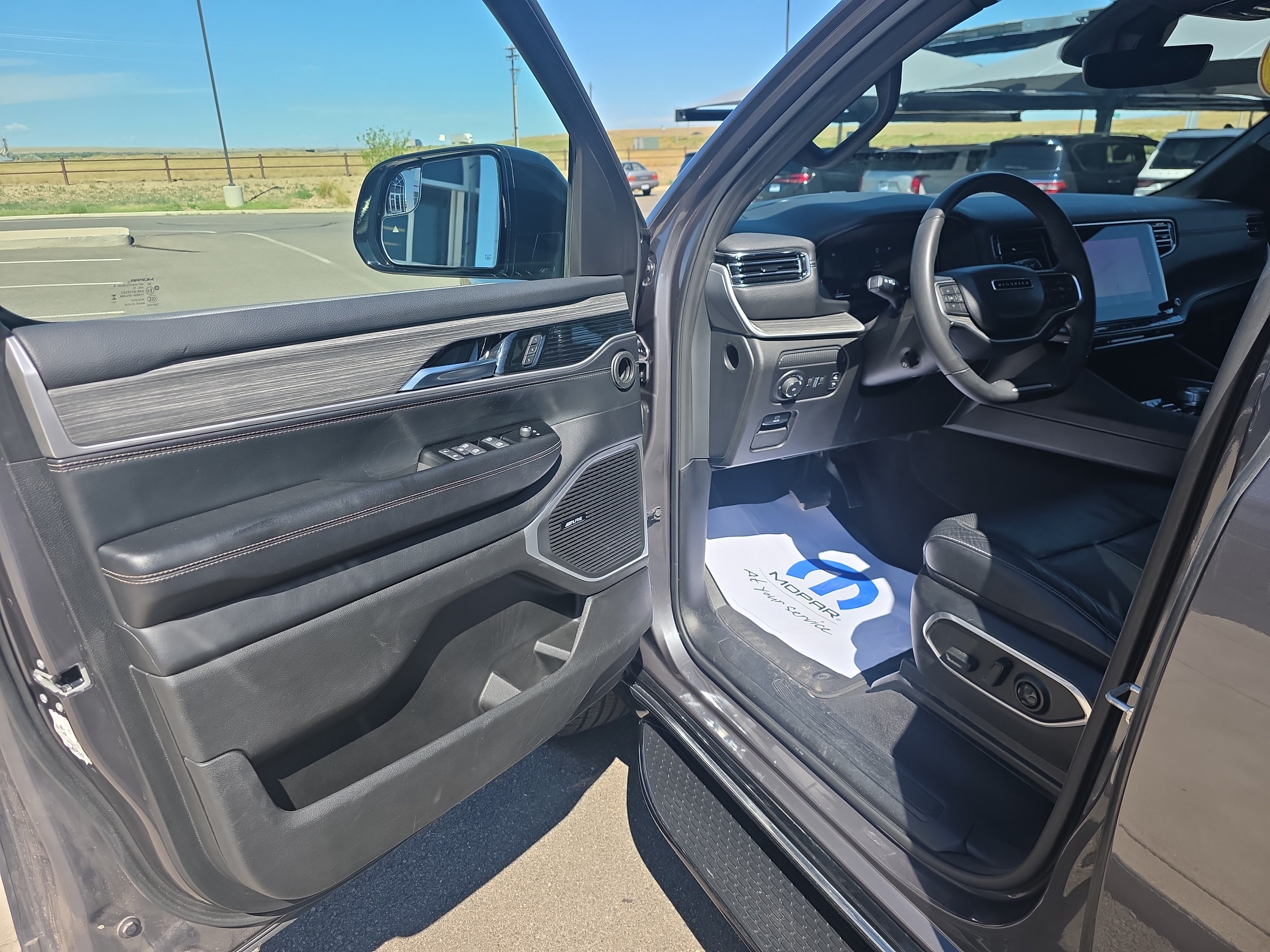 2024 Jeep Wagoneer Series III - Photo 10