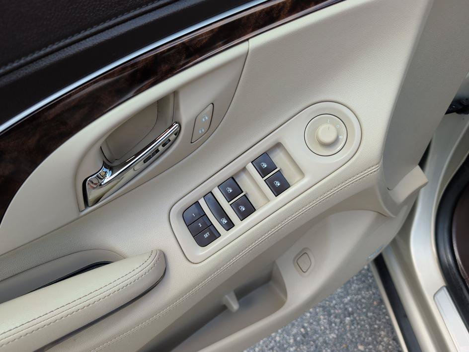 Used 2016 Sparkling Silver Metallic Buick Leather image 17