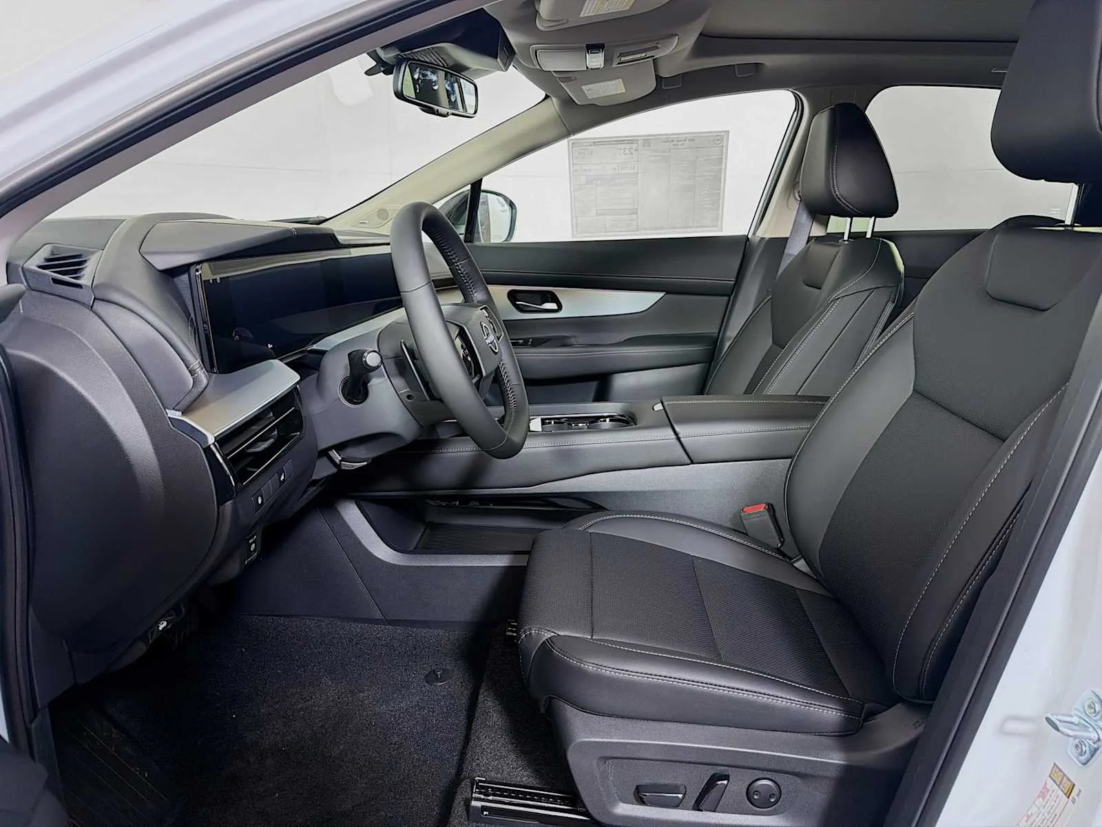 New 2026 Everest White Pearl TriCoat Nissan SL image 4