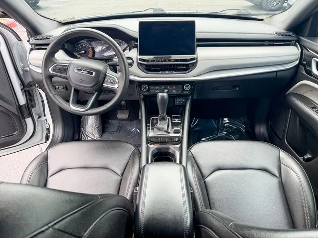 Used 2024 White Jeep Limited image 23