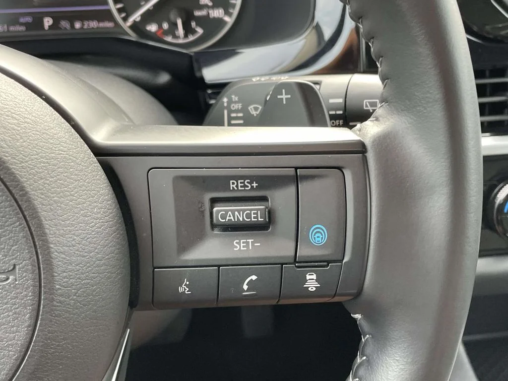 2025 Nissan Pathfinder SV - Photo 11