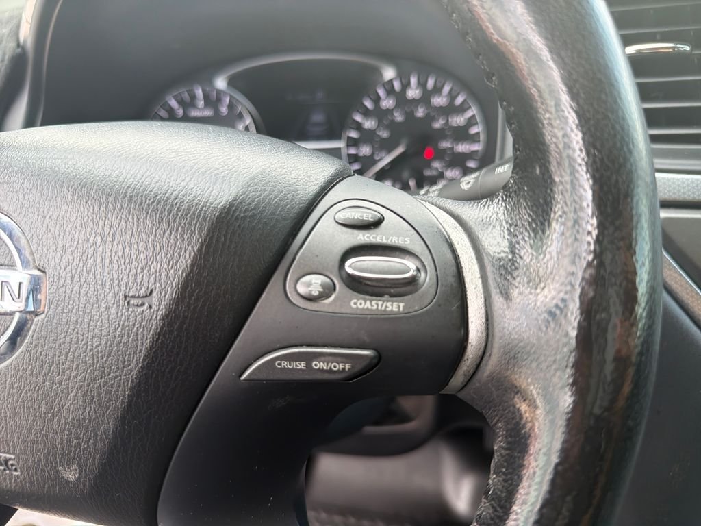 Used 2020 Silver Nissan SL image 37