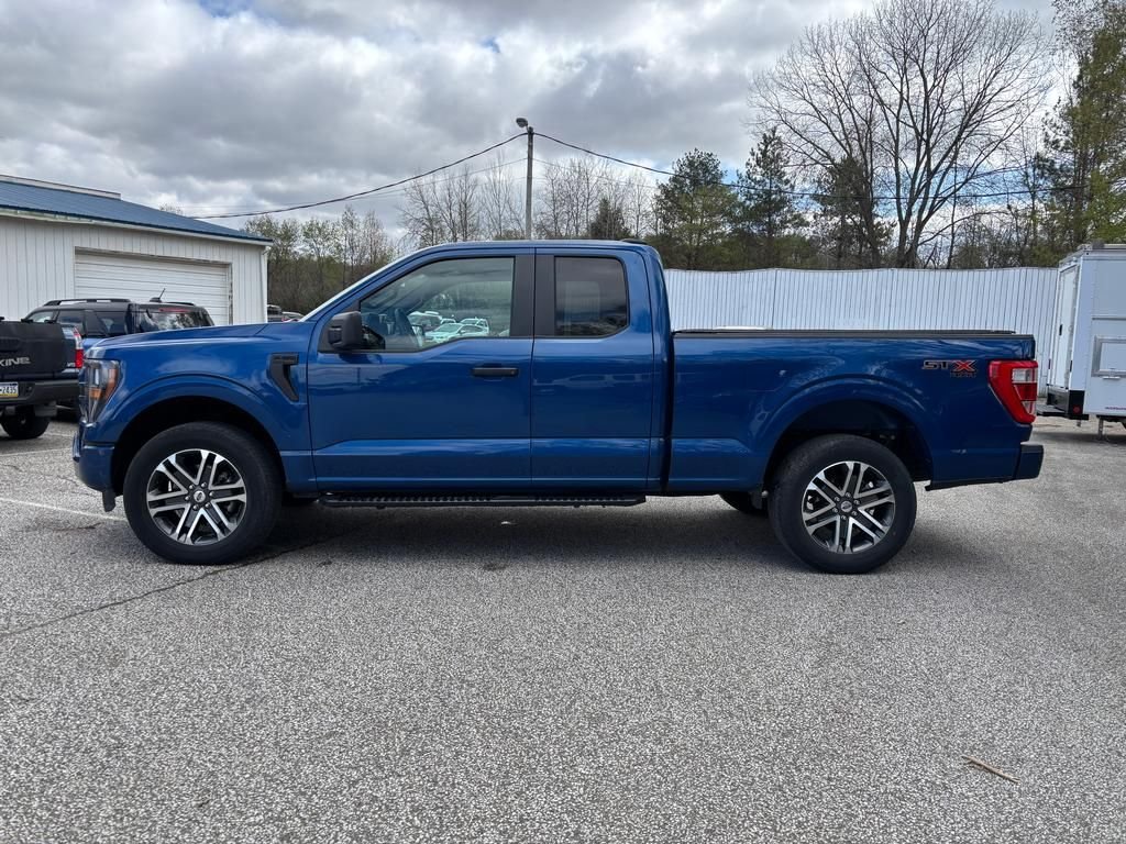 Used 2023 Atlas Blue Metallic Ford XL image 4