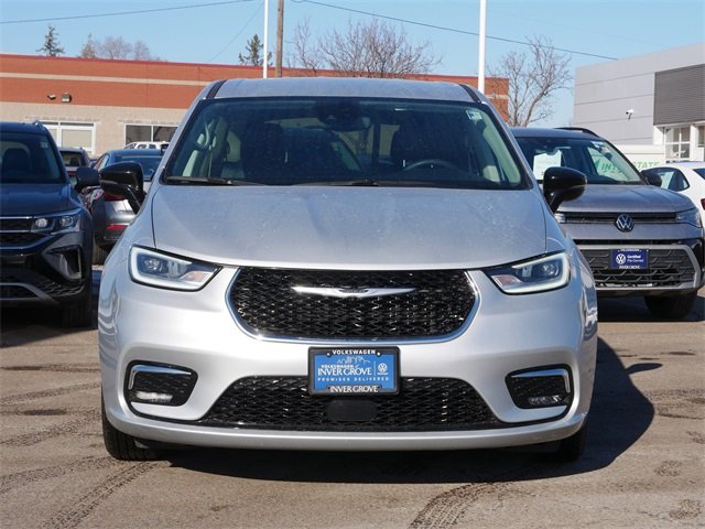 Used 2024 Chrysler Pacifica Touring L with VIN 2C4RC1BG4RR167396 for sale in Inver Grove Heights, Minnesota