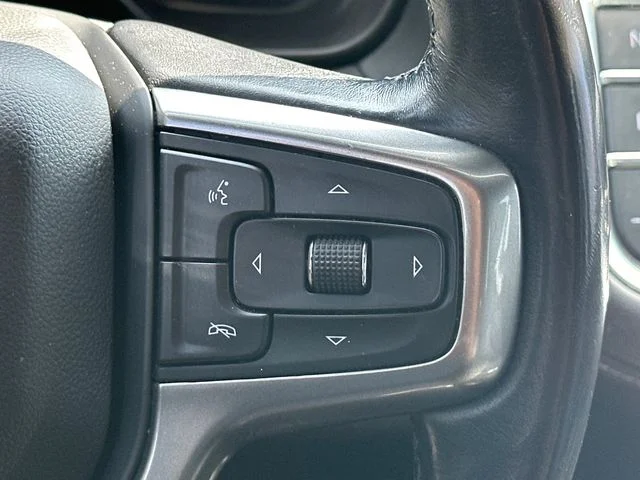 Used 2021 White Chevrolet Z71 image 24