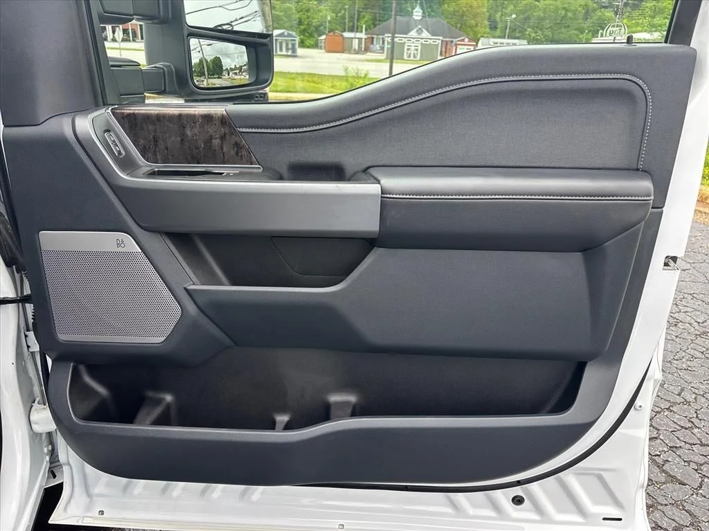 Used 2025 White Ford Lariat image 14