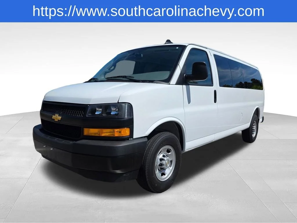 Used 2025 Summit White Chevrolet 1LS image 31