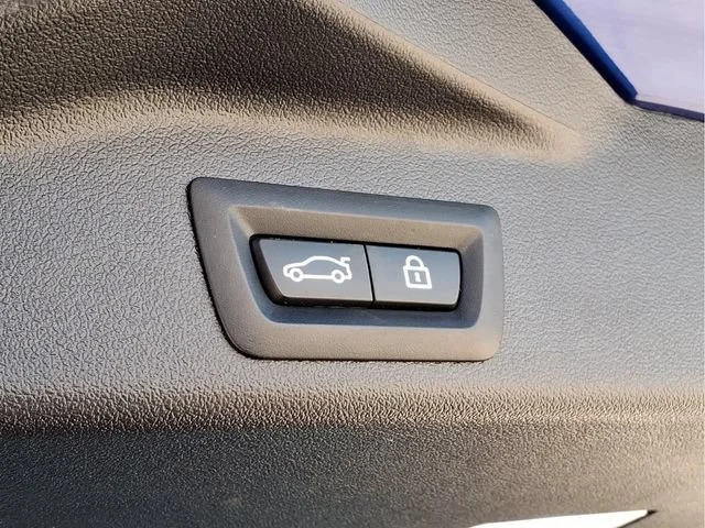 Used 2022 Blue BMW Y image 29