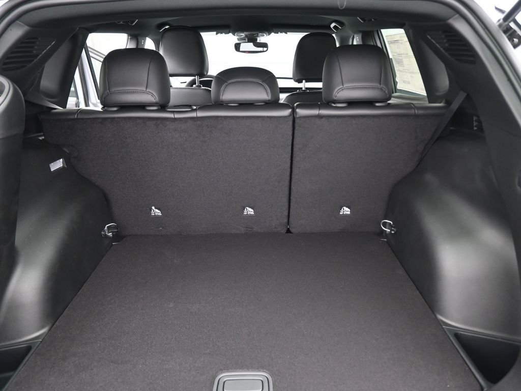 New 2026 Silver Zynith Metallic Clearcoat Jeep Latitude image 14