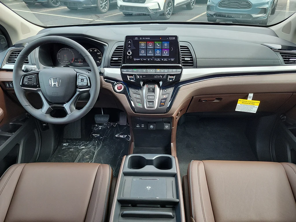 New 2026 Platinum White Pearl Honda Touring image 9