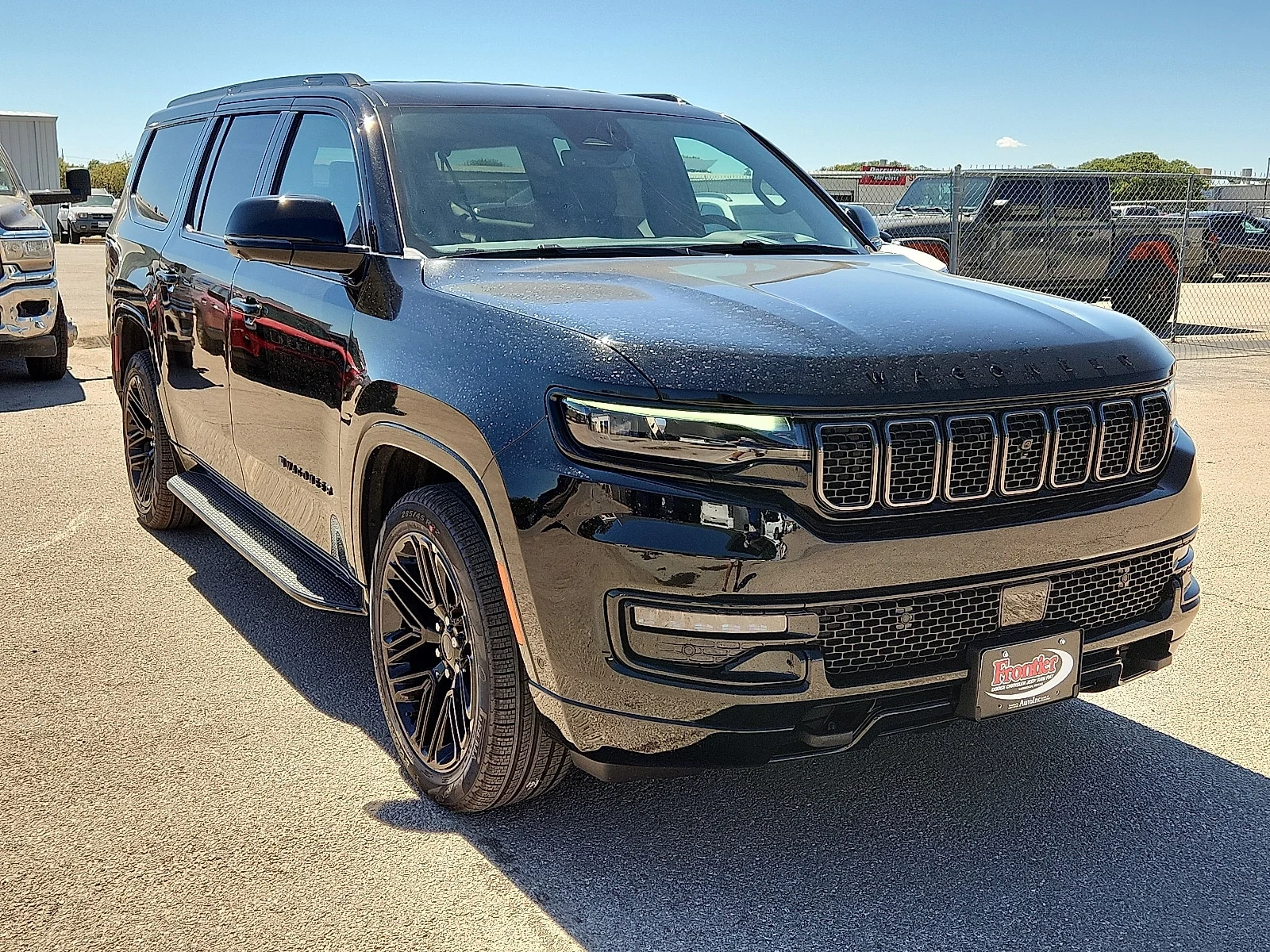 New 2025 Diamond Black Crystal Pearl-Coat  Paint Jeep L CARBIDE 4X4 image 6