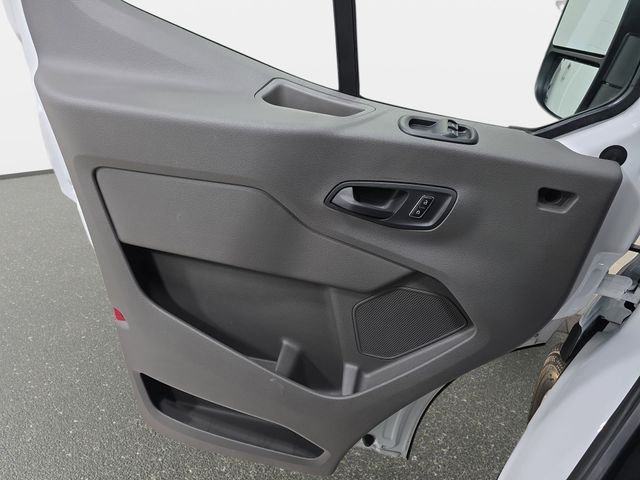 Used 2025 White Ford XLT image 27