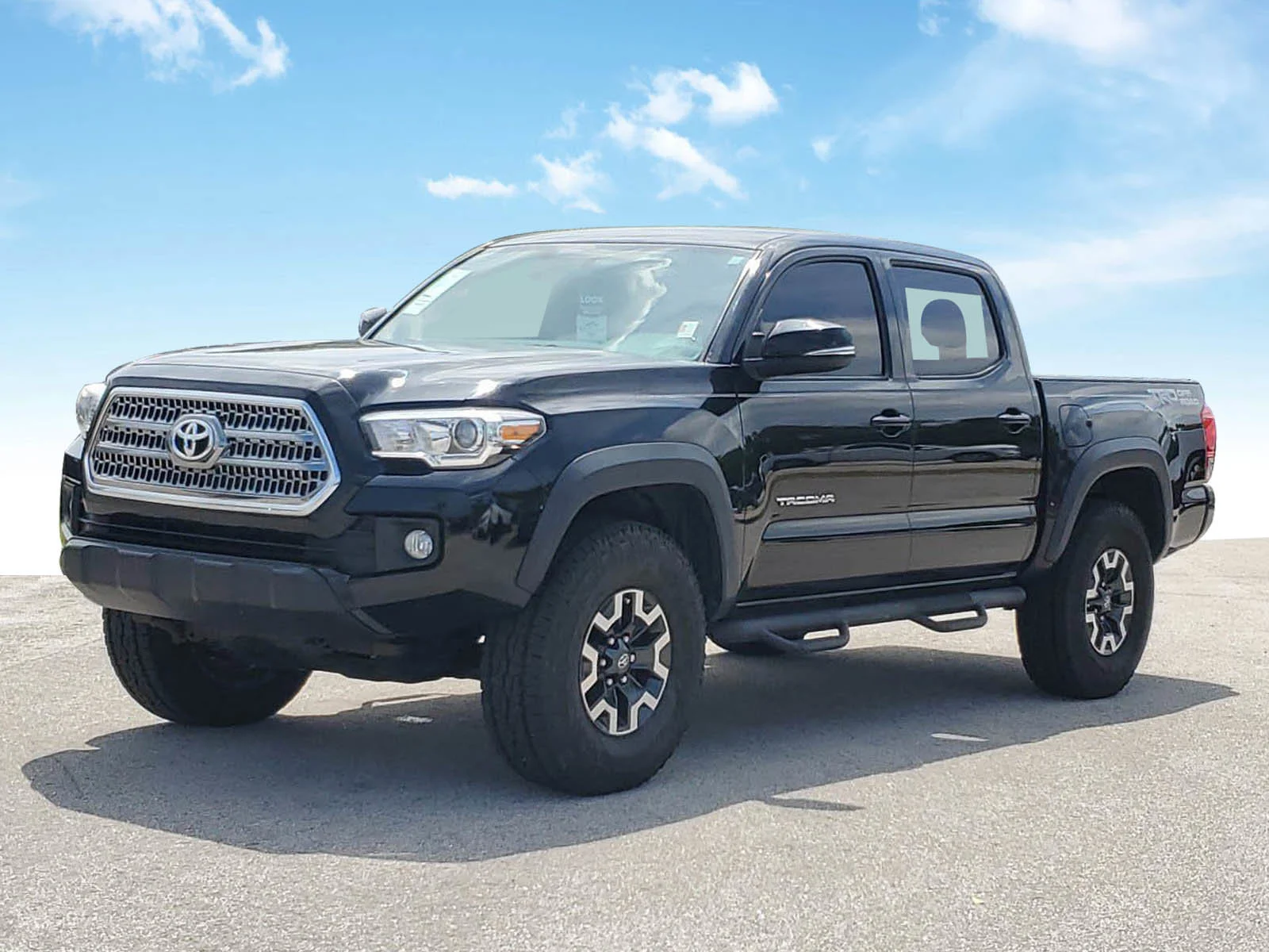 Used 2016  Toyota  image 2