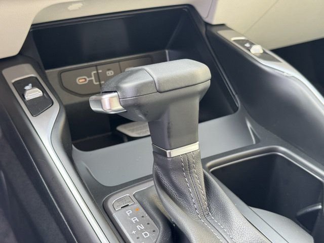 New 2026 Glacial White Pearl Kia S image 23