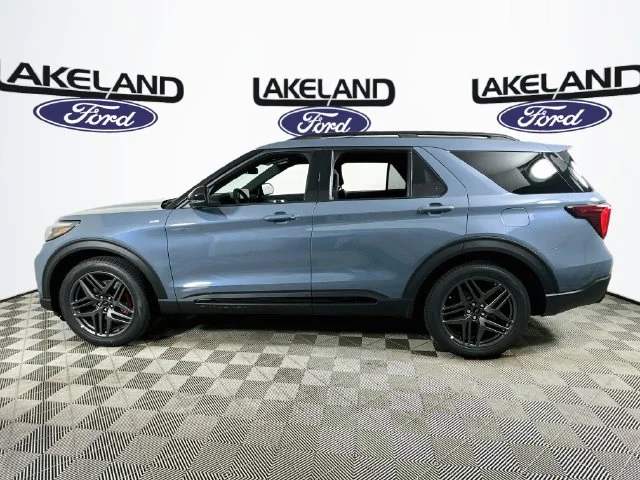 New 2027 Blue Ford ST-Line image 6