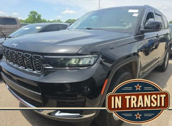 Used 2022 Black Jeep Laredo image 1